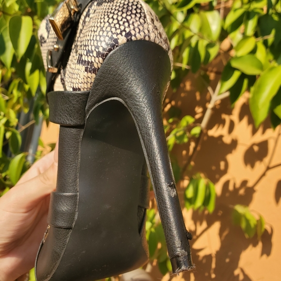 Snake Lock Bootie - Picture 5 of 5